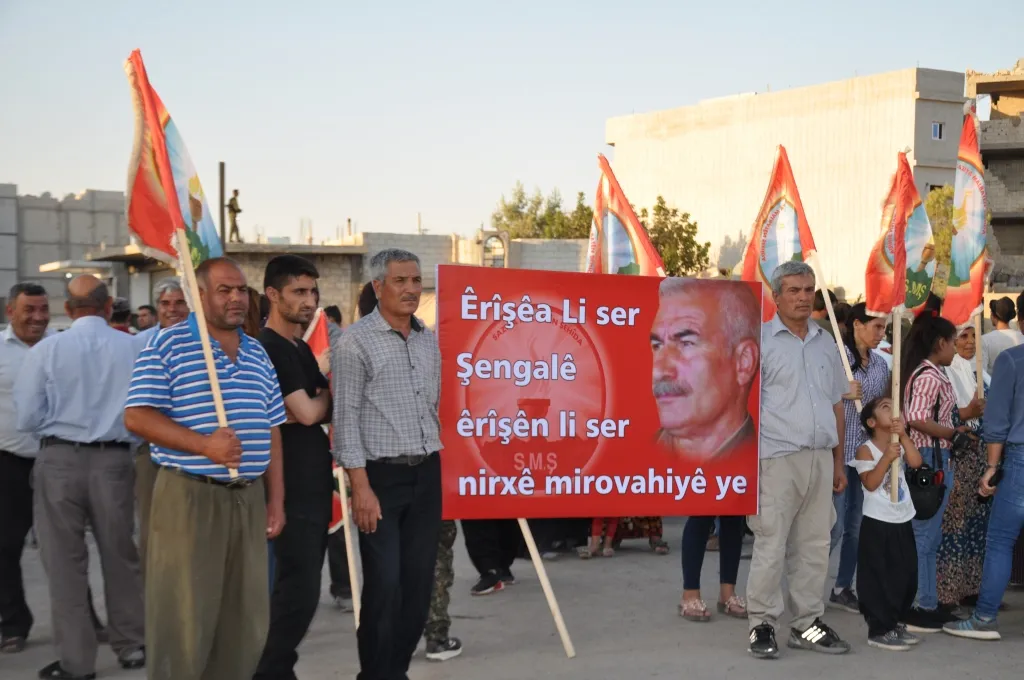 Kobanê êrîşên li ser Şengalê protesto kirin