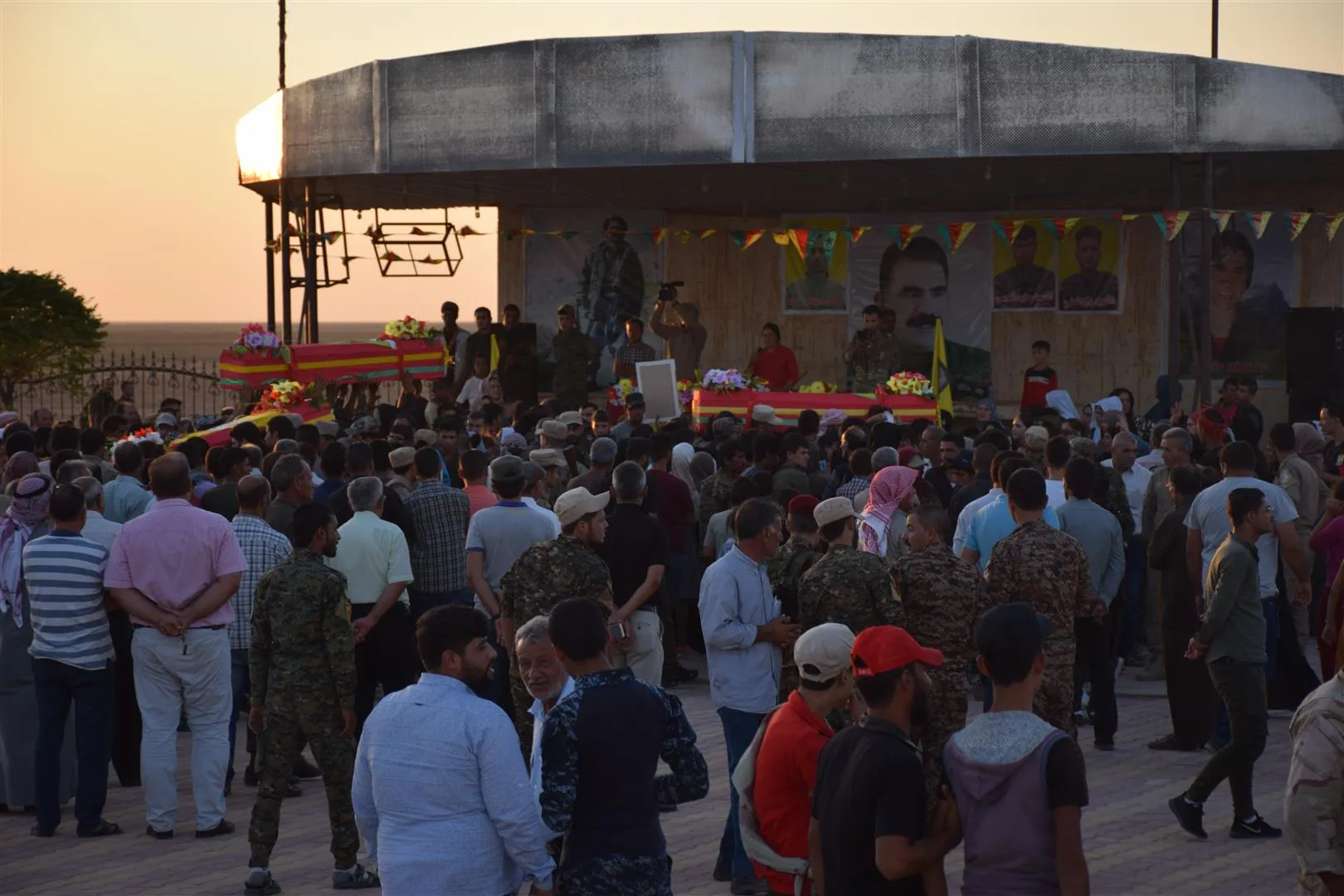 Şêniyên Hesekê bi merasîmekê 3 şehîdên xwe oxir kirin