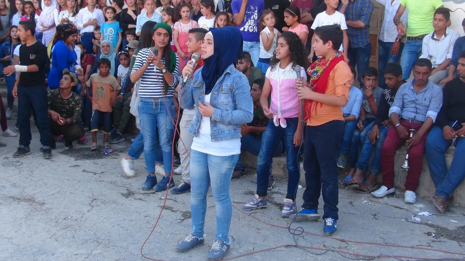 Xwendekarên Efrîn û Şehbayê bidawîbûna sala perwerdeyê pîroz kirin
