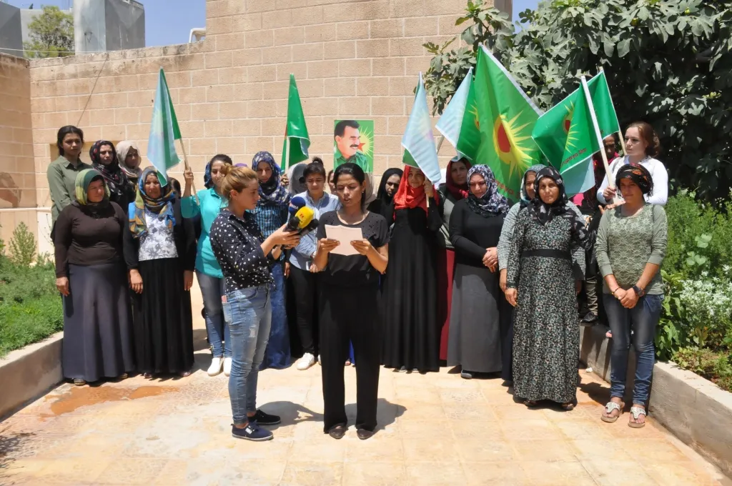Kongra Star hemleya azadiya Ocalan dest pê kir