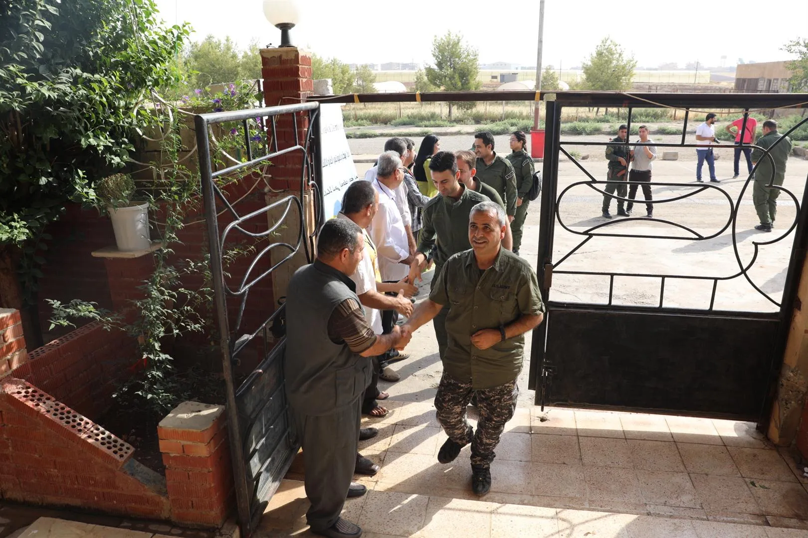 Şandeyên siyasî û civakî ber bi cihê lidarxistina kongreyê ve diherikin