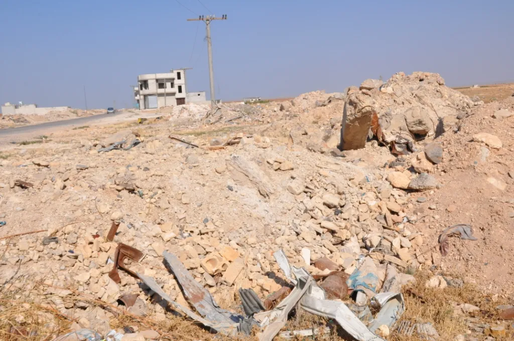 Şêniyên Kobanê daxwaza rakirina bermahiyên şer dikin