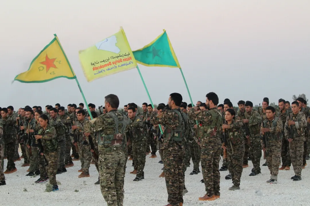 Gelê Rojava li goristanên cangoriyan dest bi cejnê kir