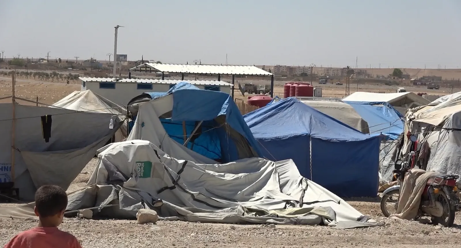 Koçberên kampa Eyn Îsa: Êdî em ji sozên rêxistinan bawer nakin