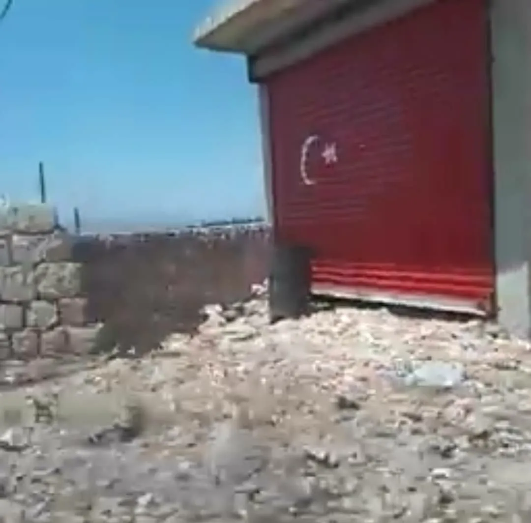 Artêşa dagirker û çeteyan dikanên welatiyan kirin bargehên leşkerî
