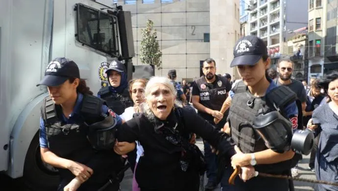 Polîsan êrîşî Dayikên Şemiyê kirin