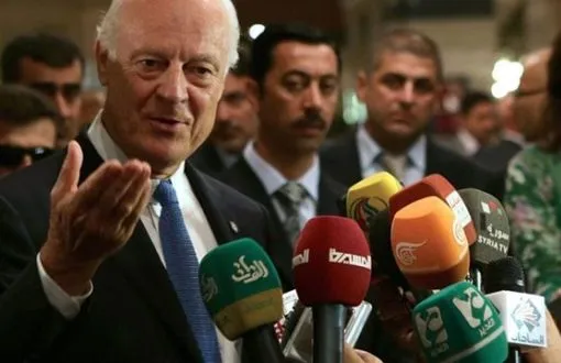 Ji bo destûrekî nû ya Sûriyê Mîstûra Rûsya, Îran û Tirkiye vexwende Cinêvê
