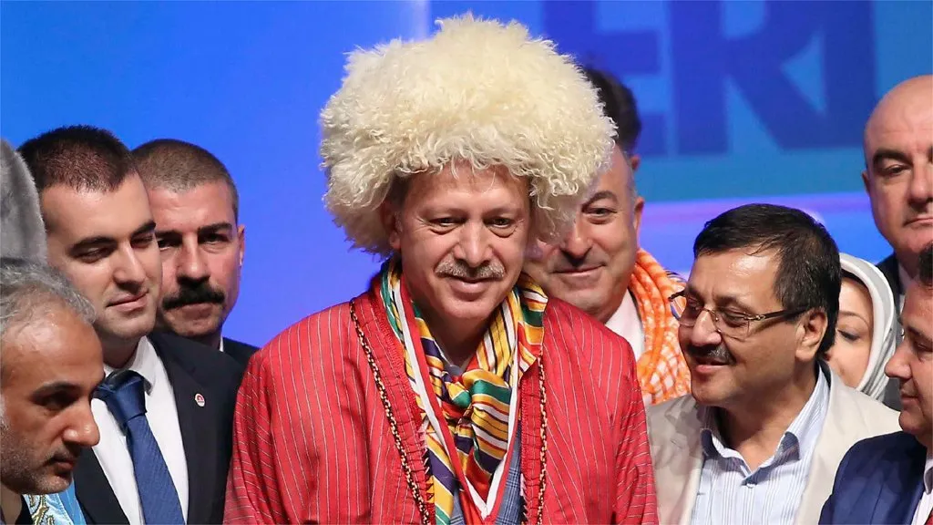 Tevî aloziya aborî, Erdogan qesreke nû ava dike