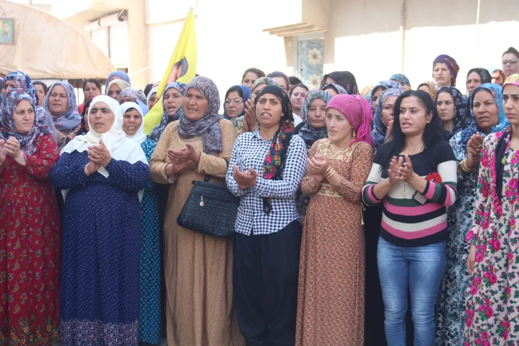Li Kobanê sersaxiya 3 şehîdan