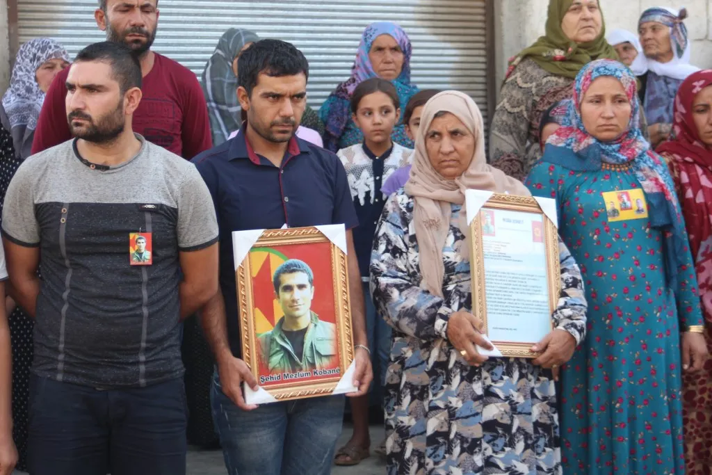 Li Kobanê sersaxiya 3 şehîdan