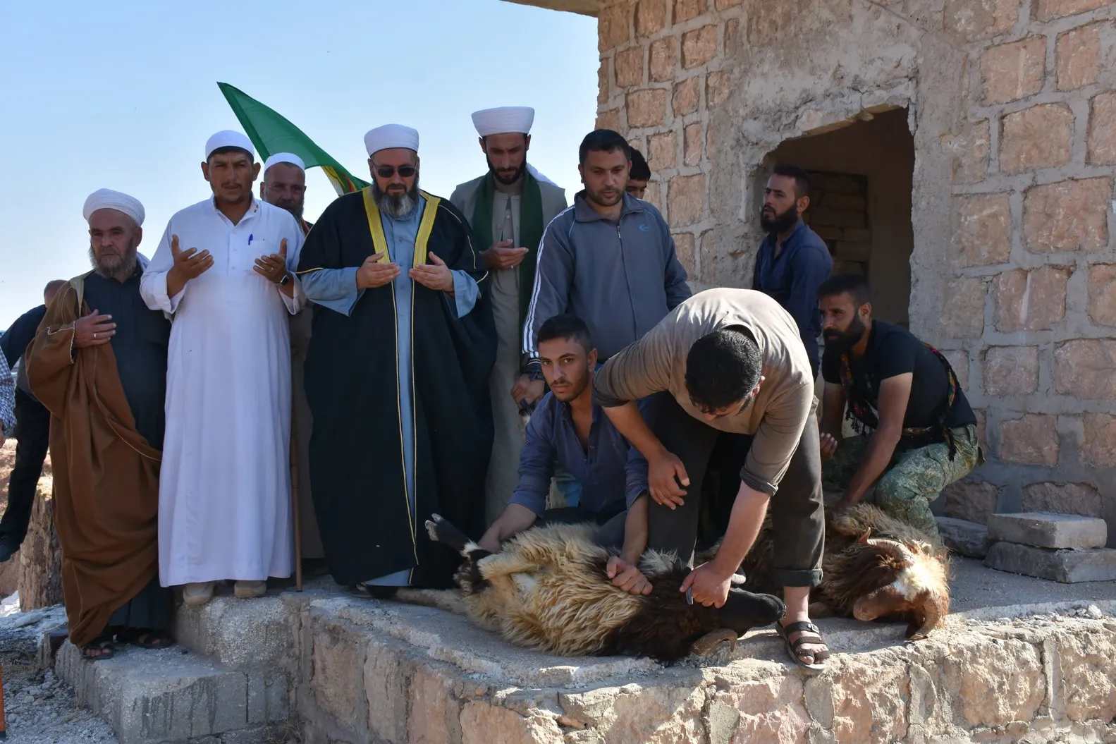 Li kampên Şehba û Şêrawayê goşt hate belavkirin