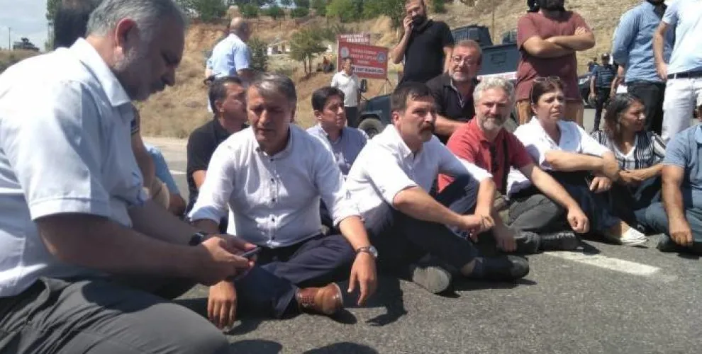 Rejîma AKP`ê nahêlin şandeya HDP’ê biçe herêma şewatê