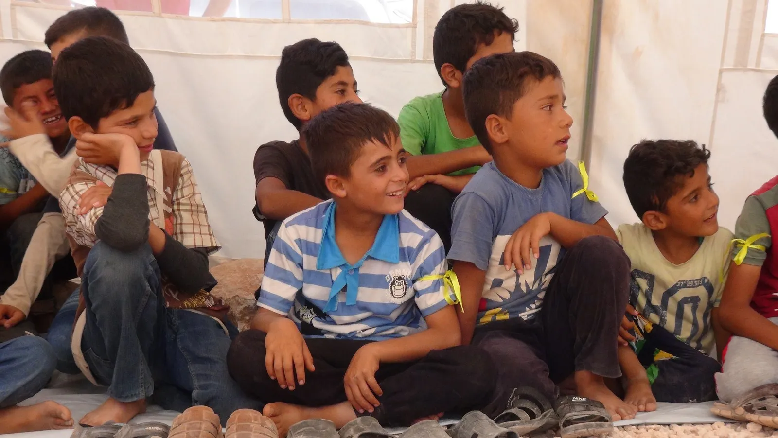 Dilên zarokên Efrînê şad kirin