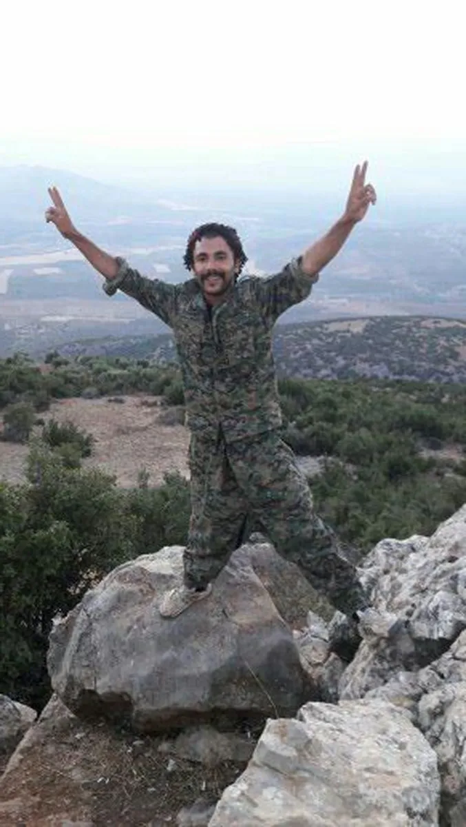 Ciwan Kobanê bi rihê tolhildana şehîdan şer kir