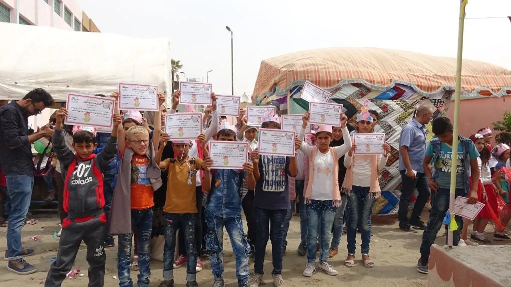250 zarokên ji perwerdeyê bê par mabûn fêr bûn