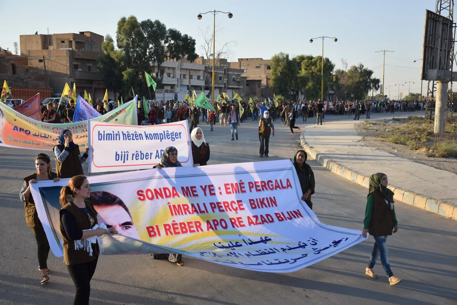 Pêkhateyên Hesekê ji bo azadiya Ocalan li qadan bûn