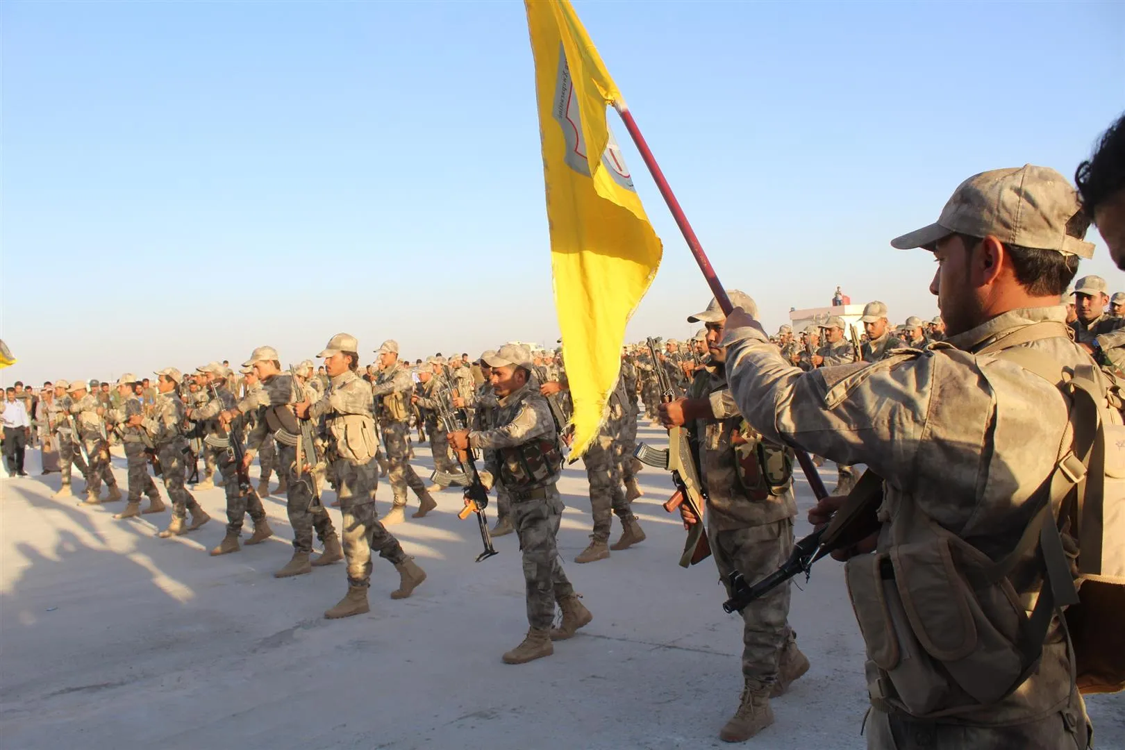 Cenazeyê şehîd El-Hemîd bi merasîmeke girseyî hate veşartin