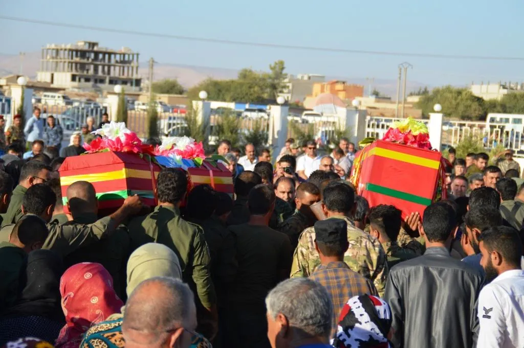Li Amûdê du şehîd hatin oxirkirin