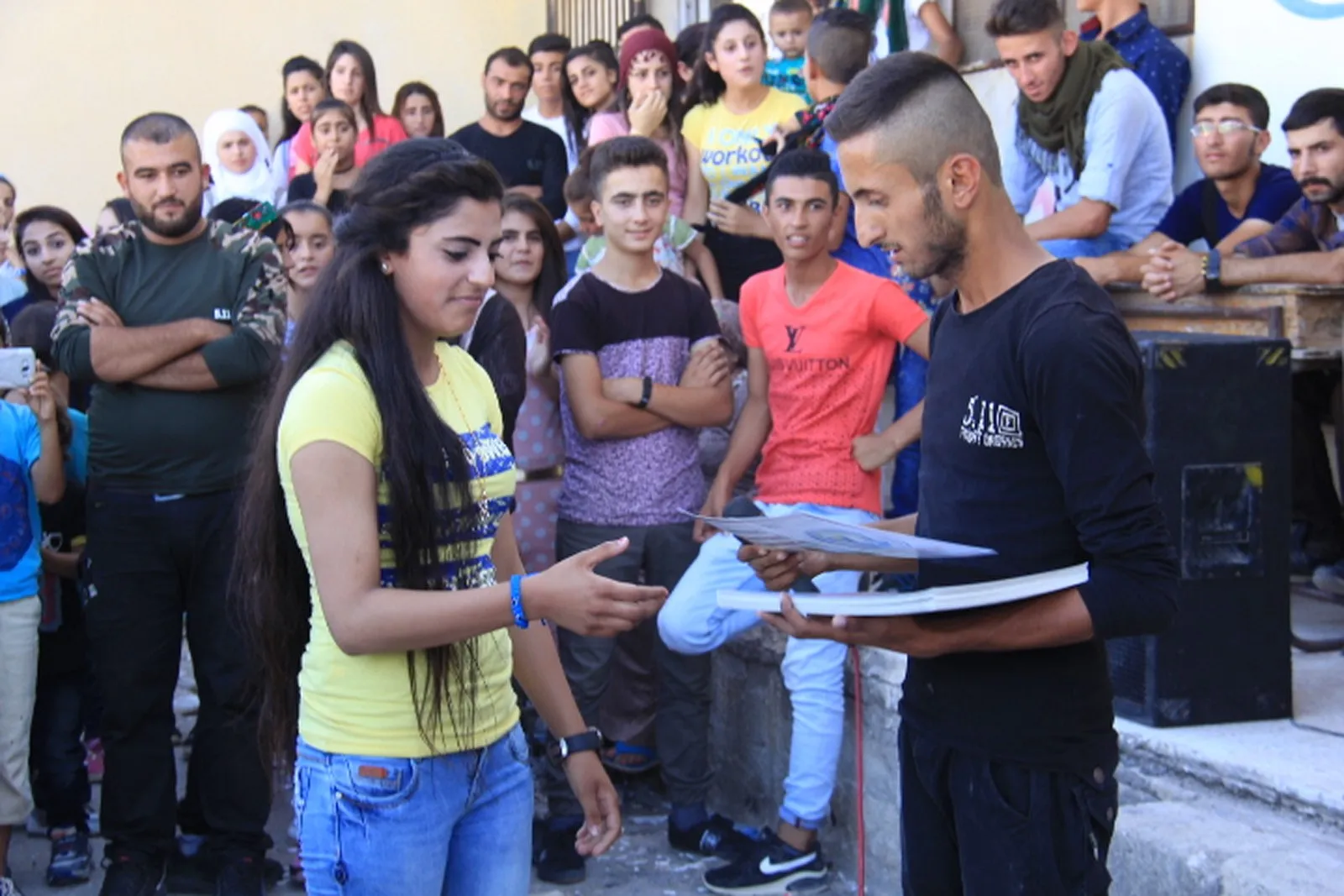 Xwendekarên Efrînê karnameyên xwe wergirtin