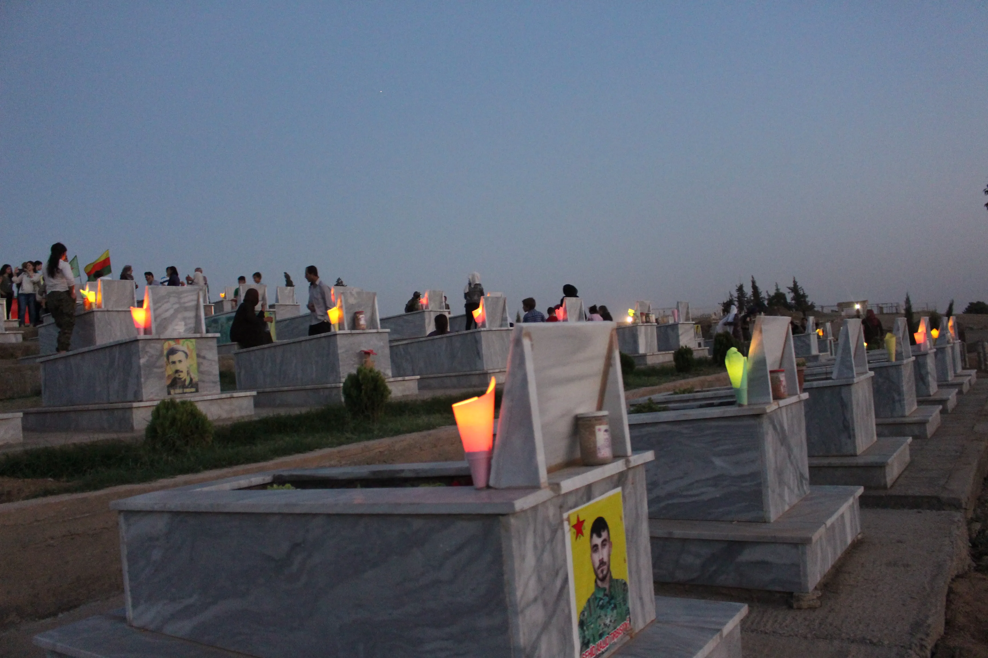 Şêniyên Tirbespiyê pakrewanên mehên Tebax û Îlonê bi bîranîn