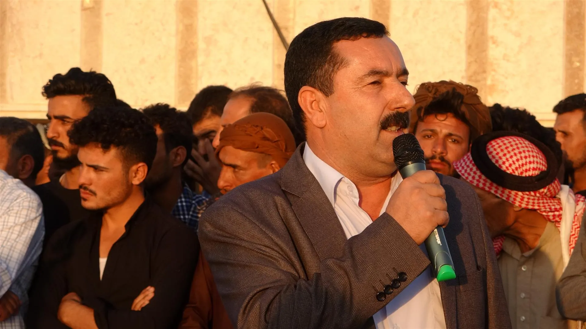 Bi hezaran têkoşer Raxib El-Elî oxir kirin