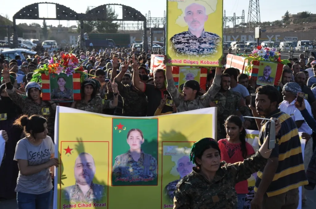 Şêniyên Kobanê 3 şehîd oxir kirin