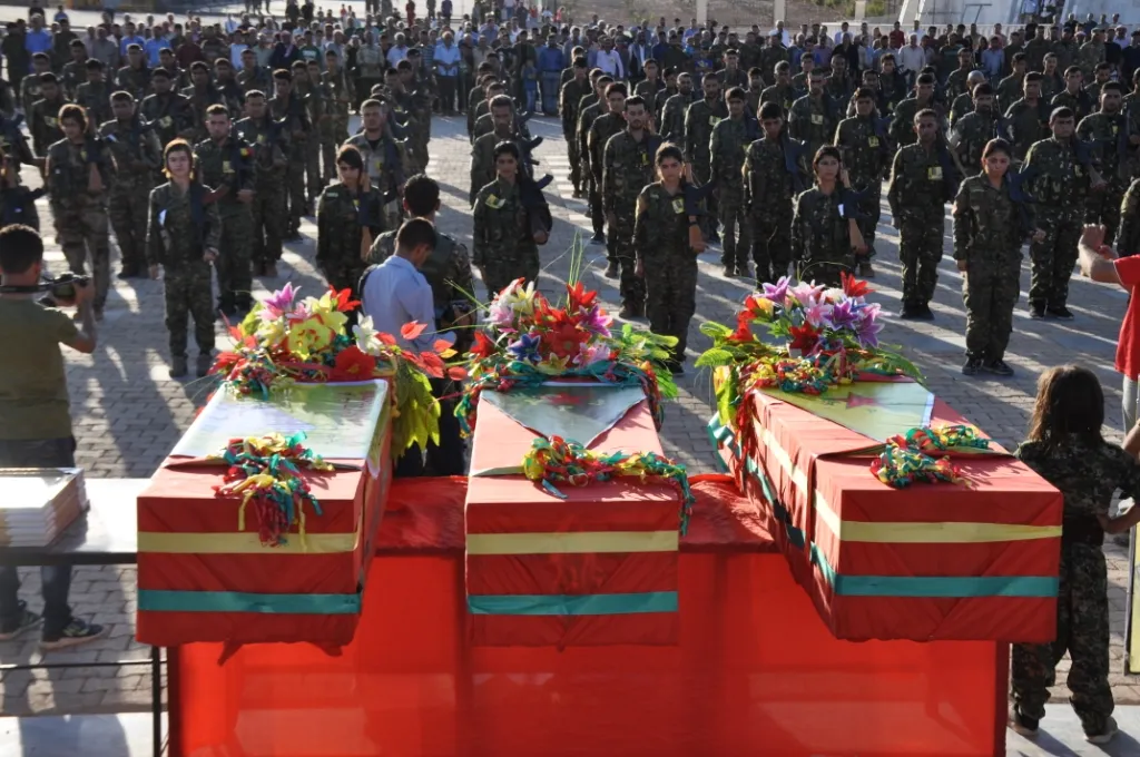 Şêniyên Kobanê 3 şehîd oxir kirin