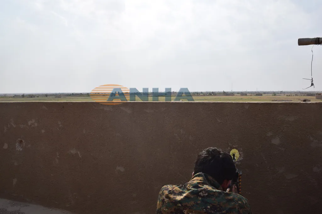 Nûçegihanê ANHA`yê şerên li çeperên Baxoza Jorîn şopand