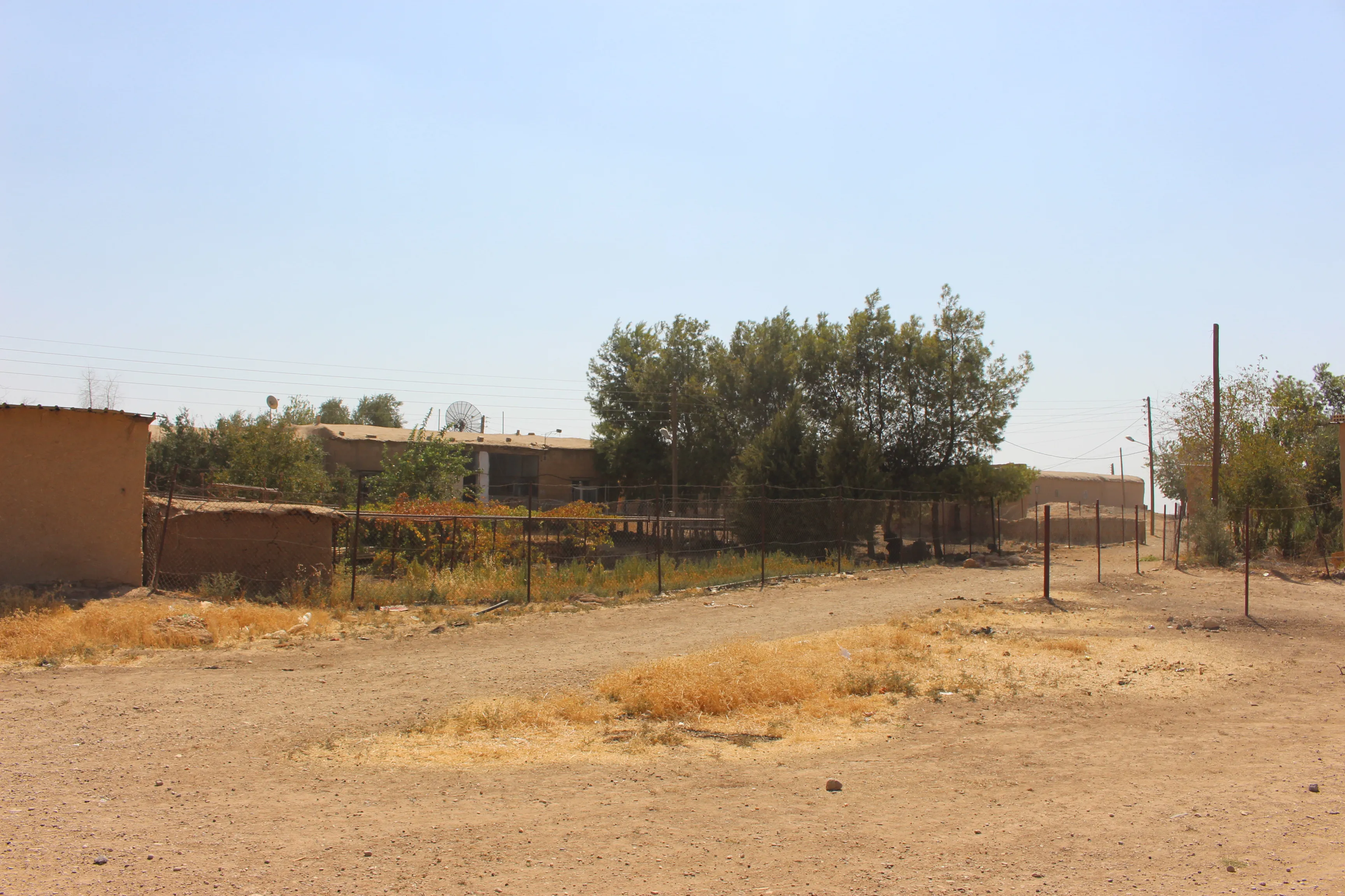 Li hemberî polîtîkayên qirkirinê gundek; Nisran