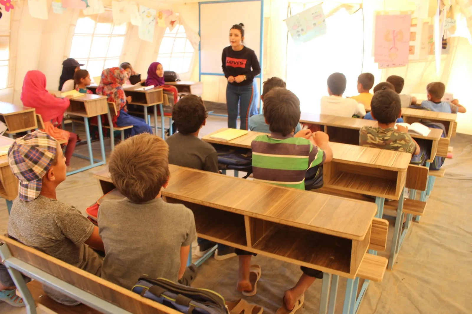 Piştî 7 salan zarokên Dêrazorê perwerde dibin