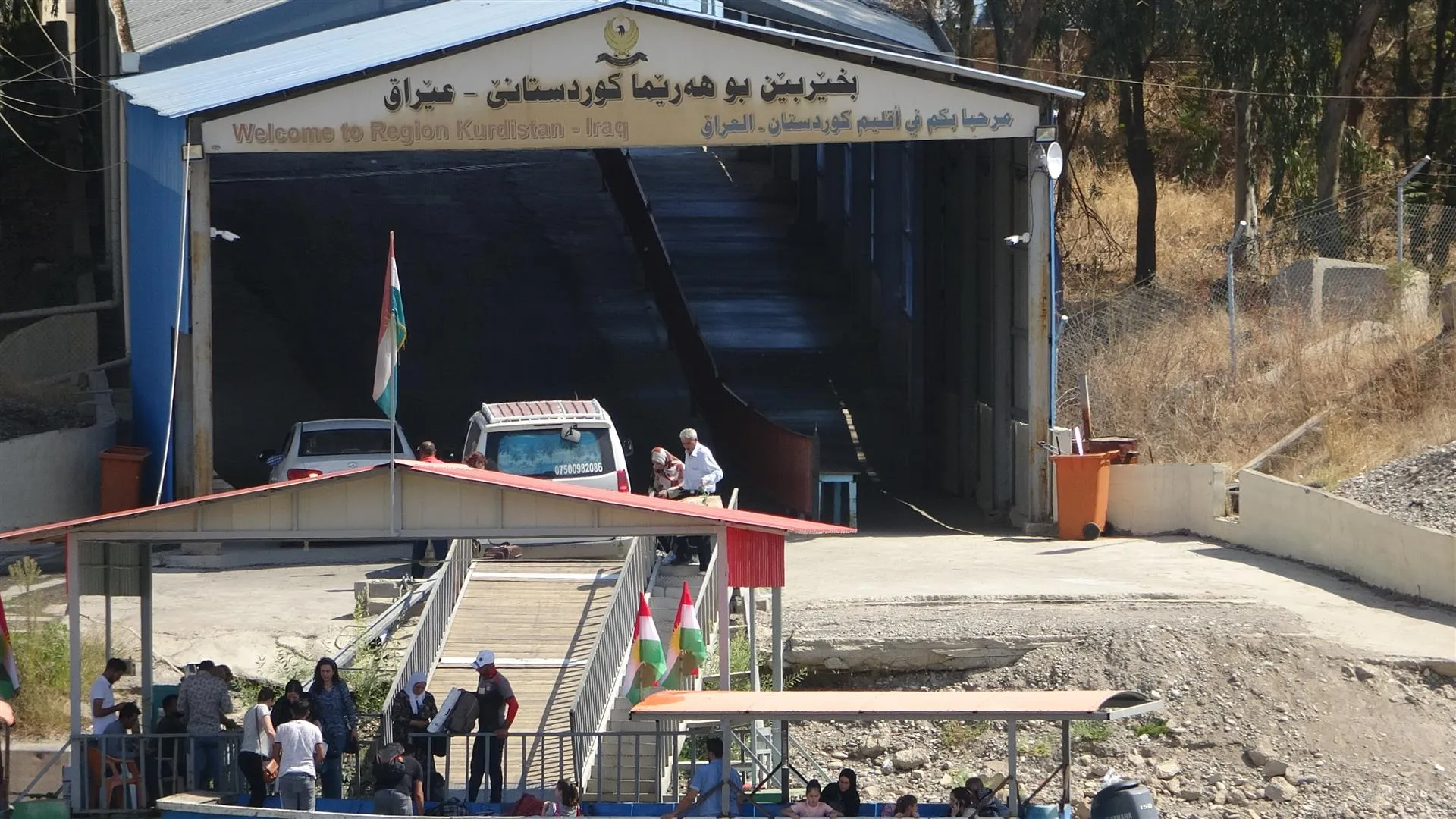 Gelê rojava vedigerin warê xwe