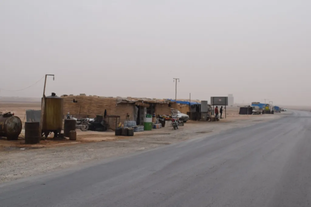 Diyardeya firoşkarên li ser rêyên sereke yên Girê Spî