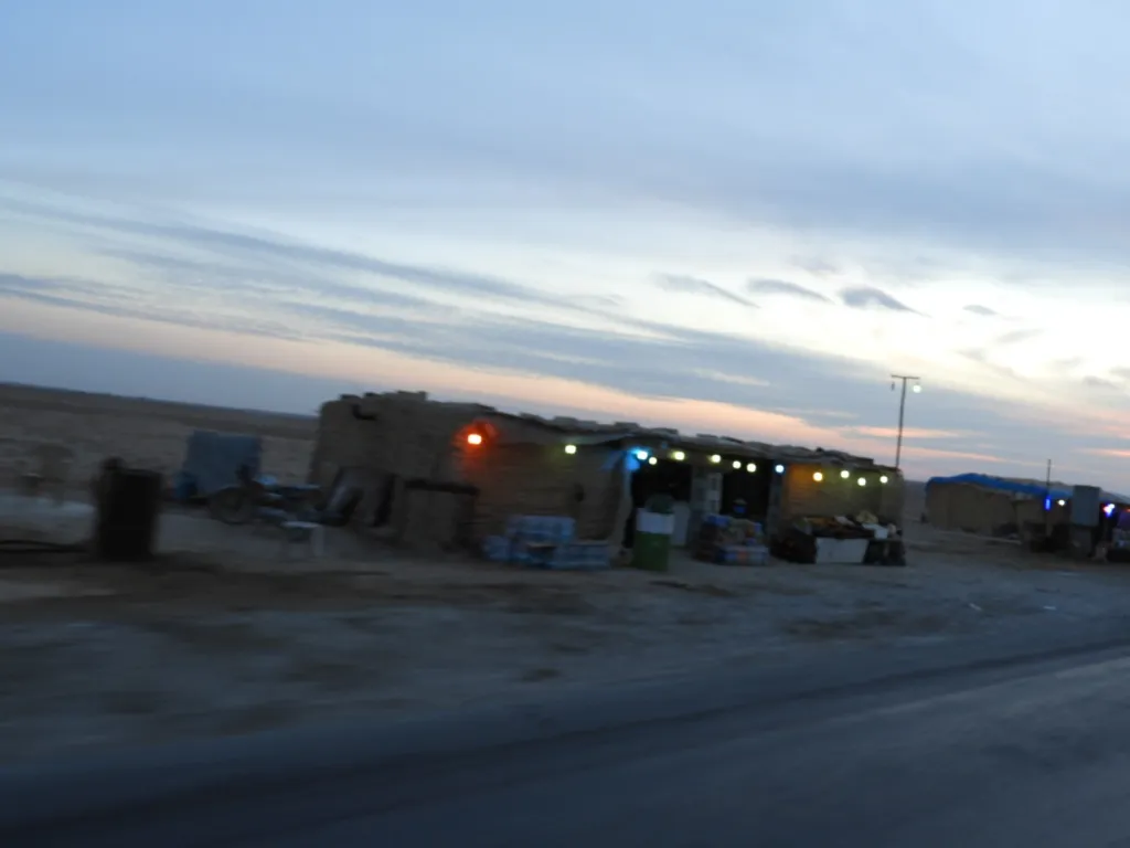 Diyardeya firoşkarên li ser rêyên sereke yên Girê Spî