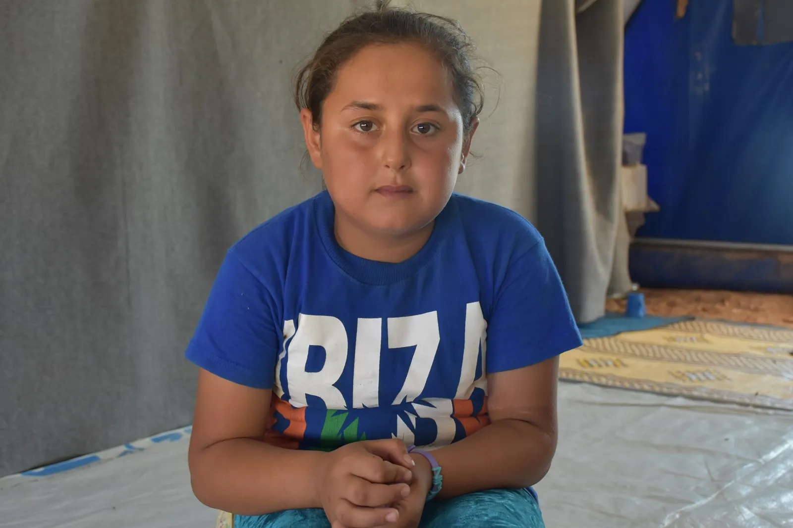 Zaroka biçûk dilê xwe bi axa Efrînê şa dike