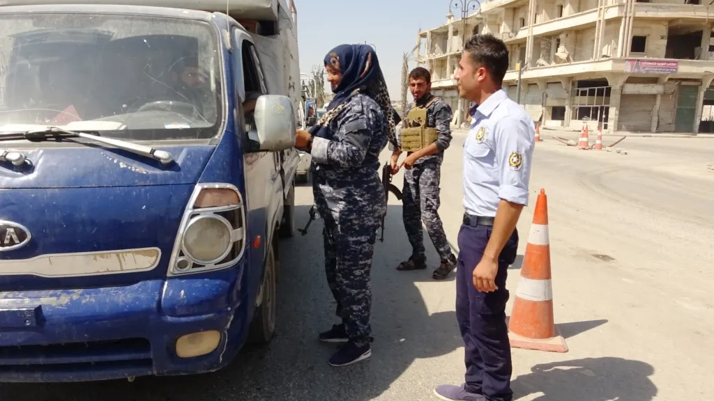 Jinên Reqayê û parastin