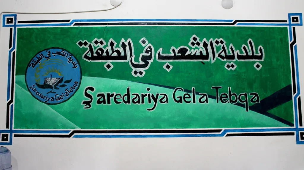 Şaredariya Gel a Tebqayê riyên bajêr sererast dike