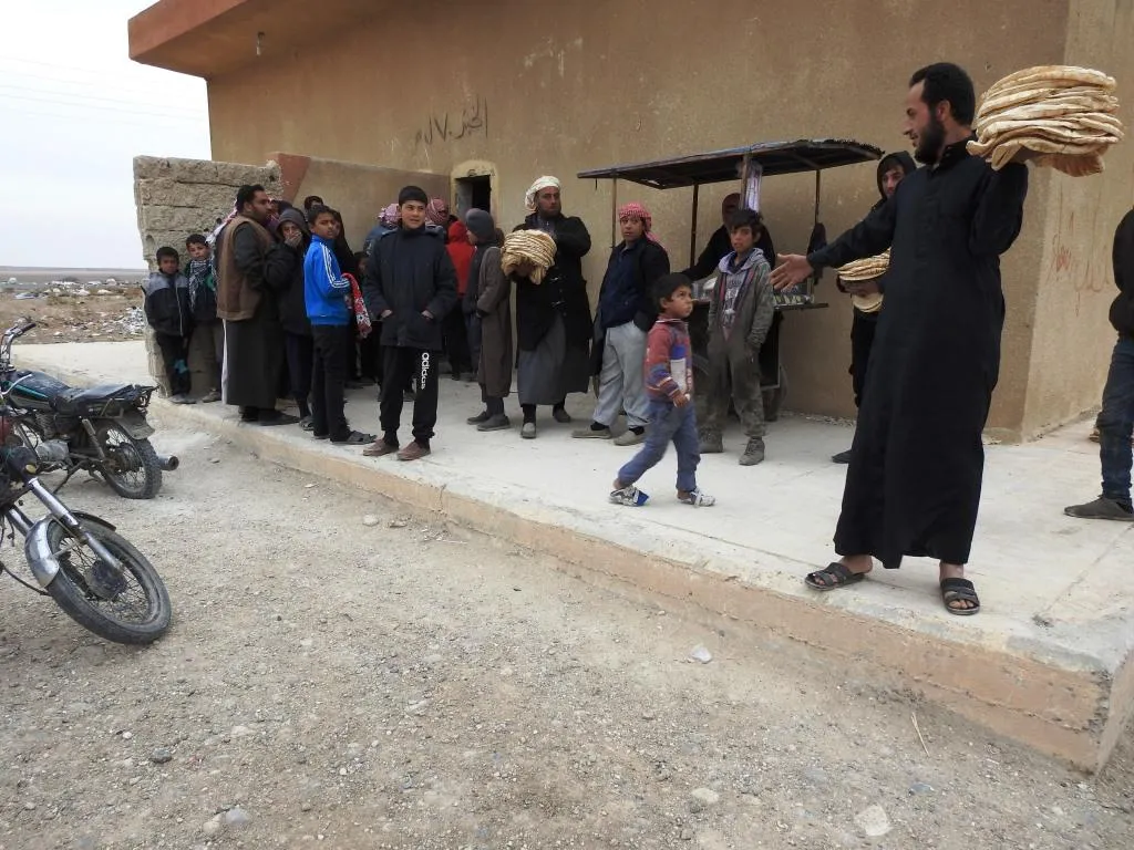 Bi buhayeke kêm welatiyên gundên rojhilatê Reqayê nan distînin