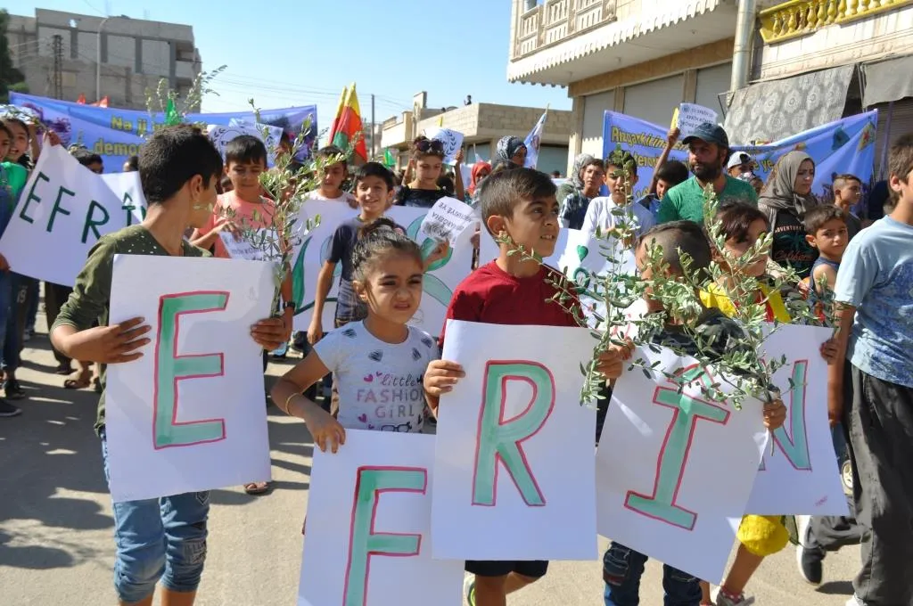 Gelê Kobanê li dijî dagirkeriya Tirkiyê meşiya