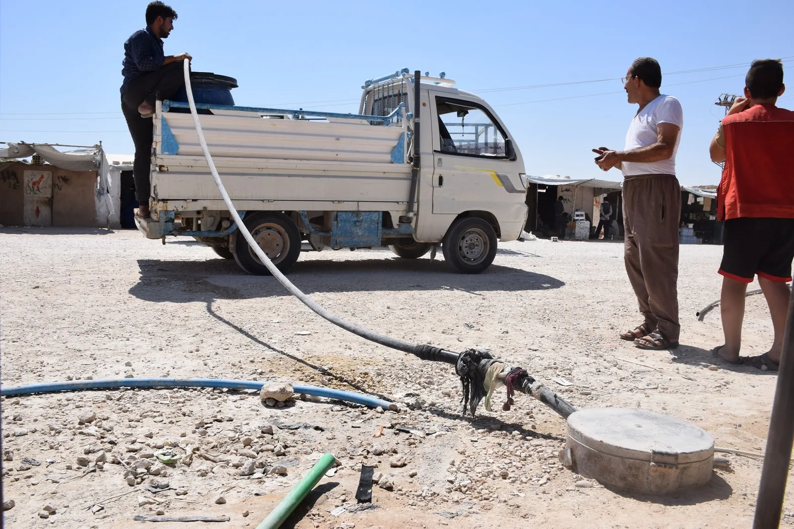 Aliyek ji jiyana penaberên kampa Holê bi wêne û dîmen