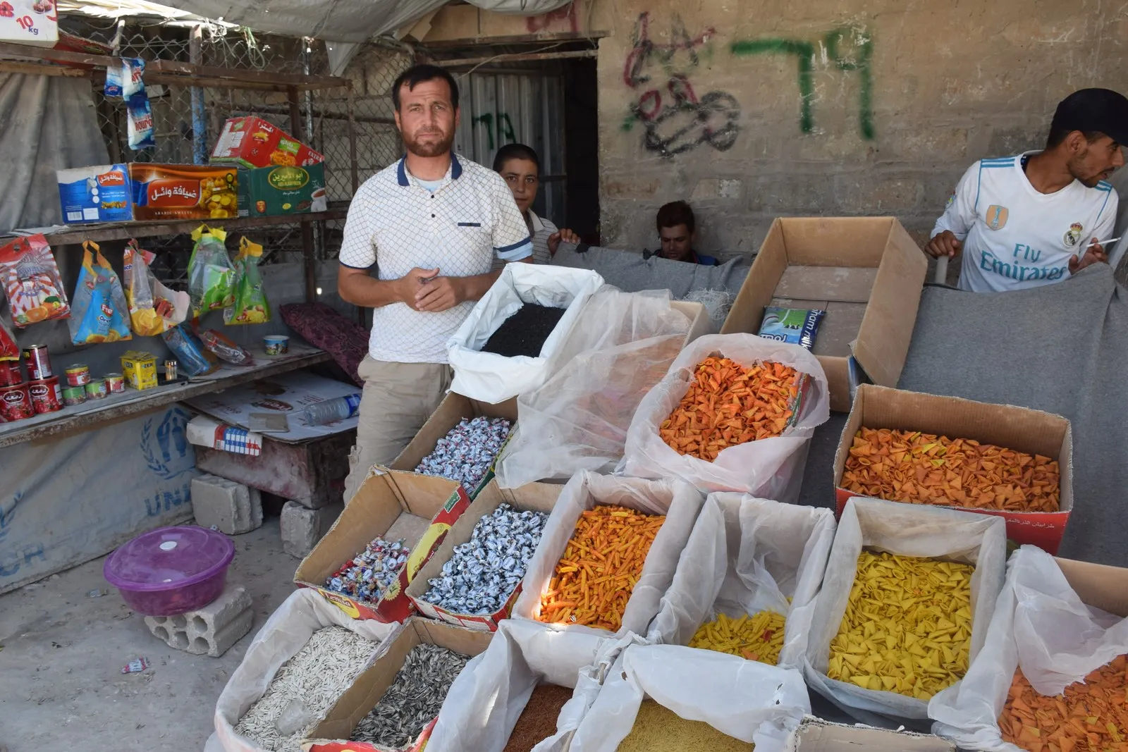 Aliyek ji jiyana penaberên kampa Holê bi wêne û dîmen