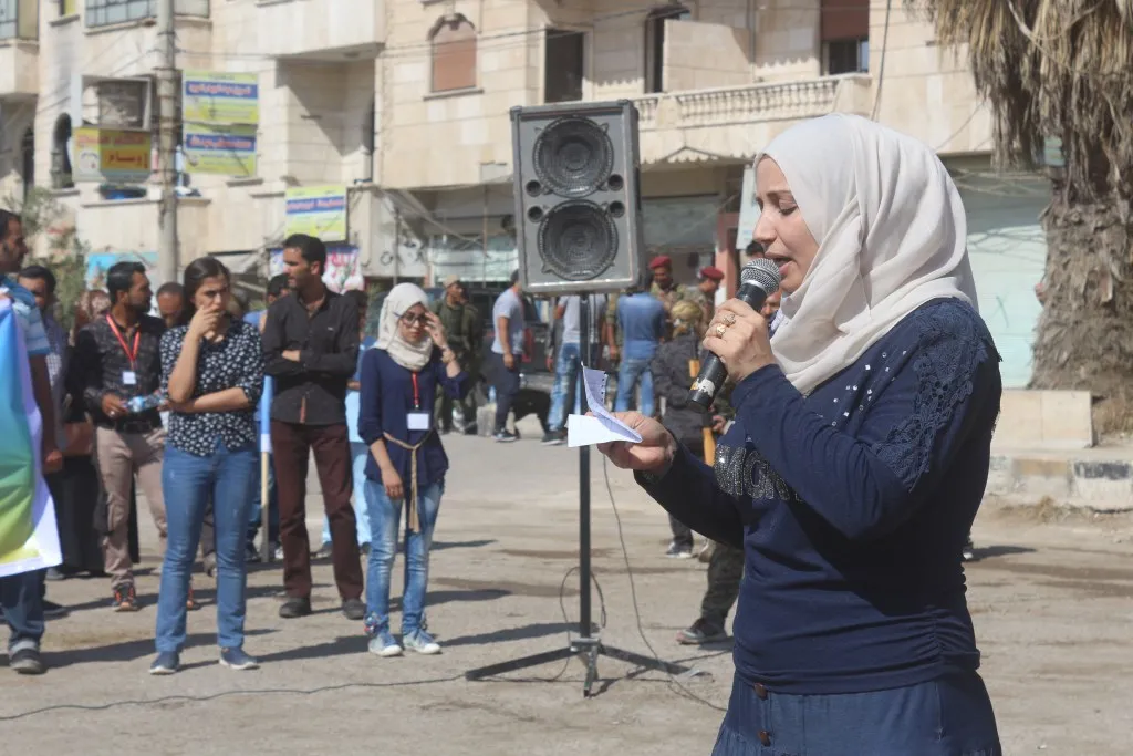 Gelê Minbicê bêdengiya navdewletî û dagirkeriya Tirkiyeyê şermezar kir