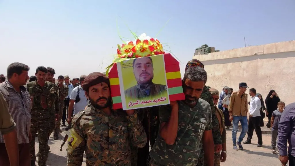 Şêniyên Dêrazorê şehîd Hemîd El-Serayî oxir kirin