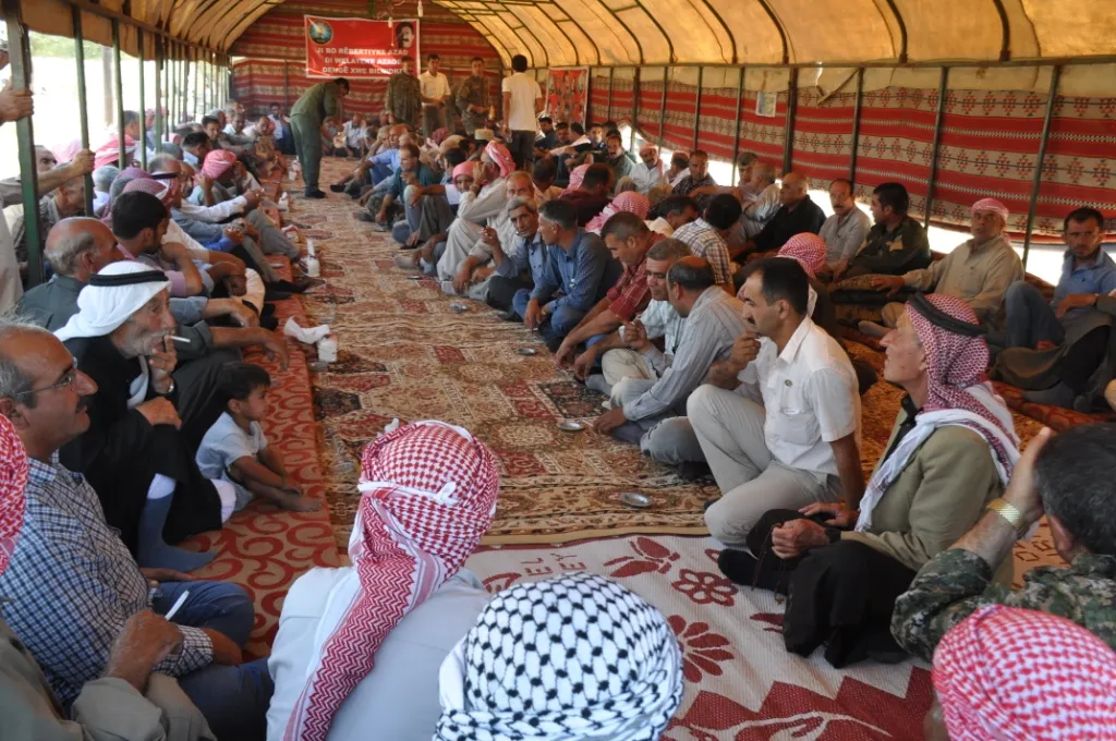 Şêniyên Kobanê sersaxî ji malbatên 3 şervanan re xwestin