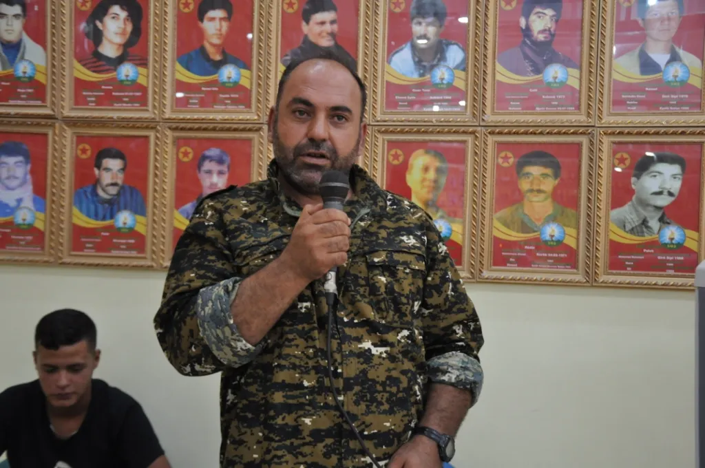 Şêniyên Kobanê sersaxî ji malbatên 3 şervanan re xwestin