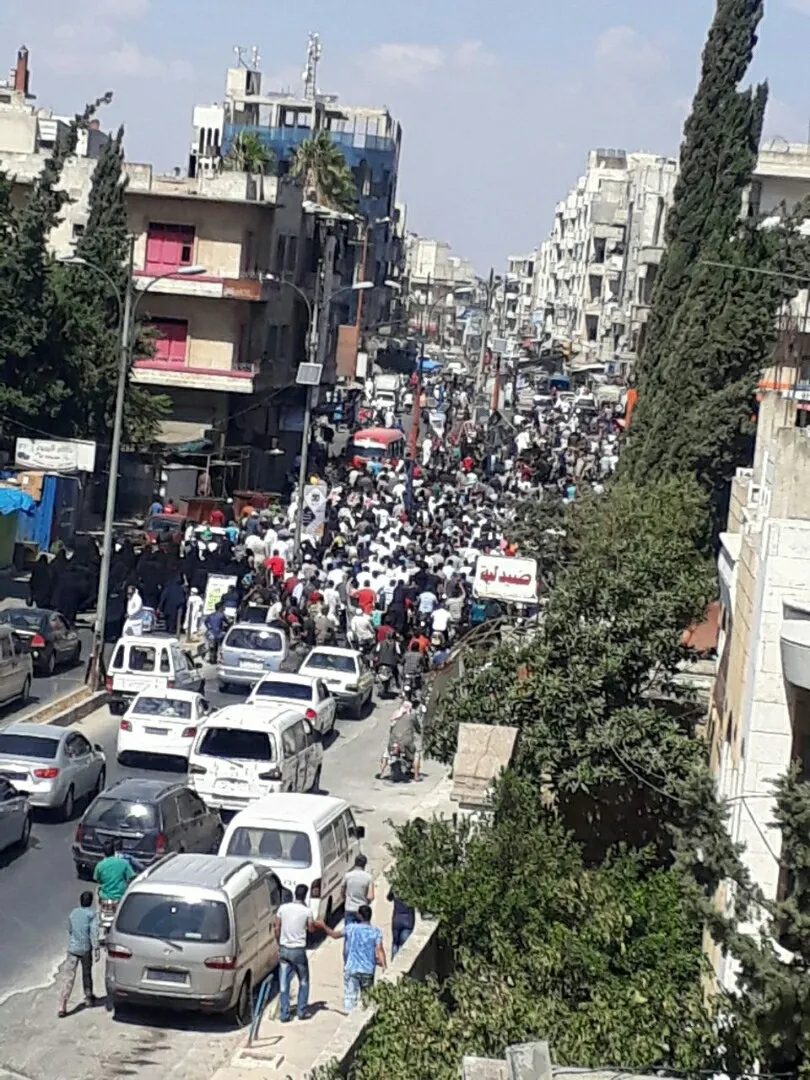Çeteyên Tirkiyê şêniyên Efrînê neçar dikin ku li dijî rêjîmê derkevin 