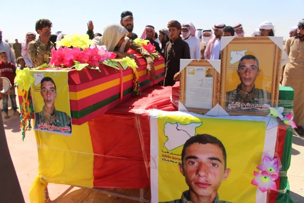 Du birayên şehîd Miteweh soza şopandina xeta birayê xwe dan