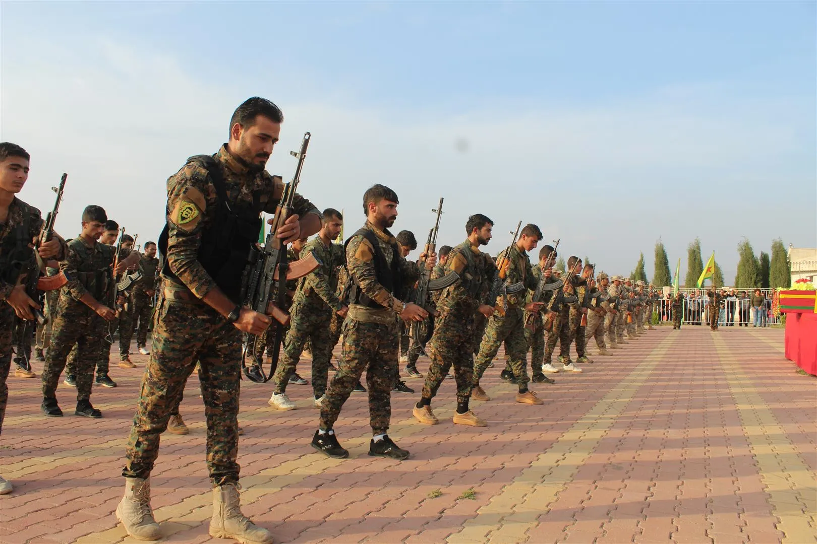 Bi hezaran şehîd Hogir Bektaş oxir kirin