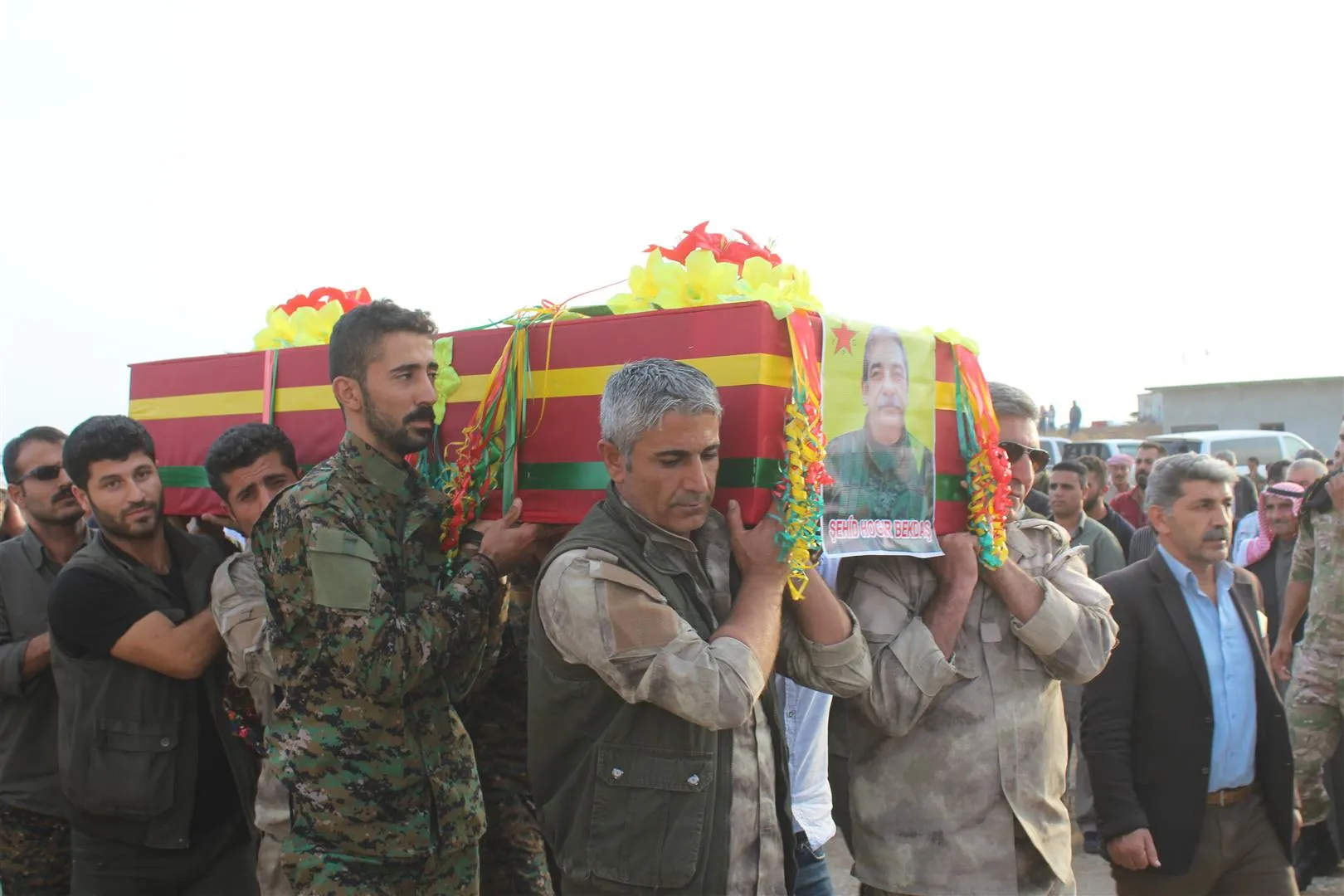 Bi hezaran şehîd Hogir Bektaş oxir kirin