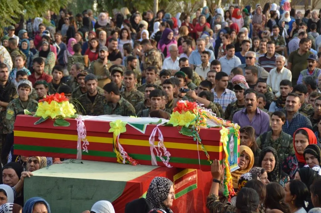 ‘Şehîd Berfîn hêza jin a li hemberî koletiyê îsbat kir‘