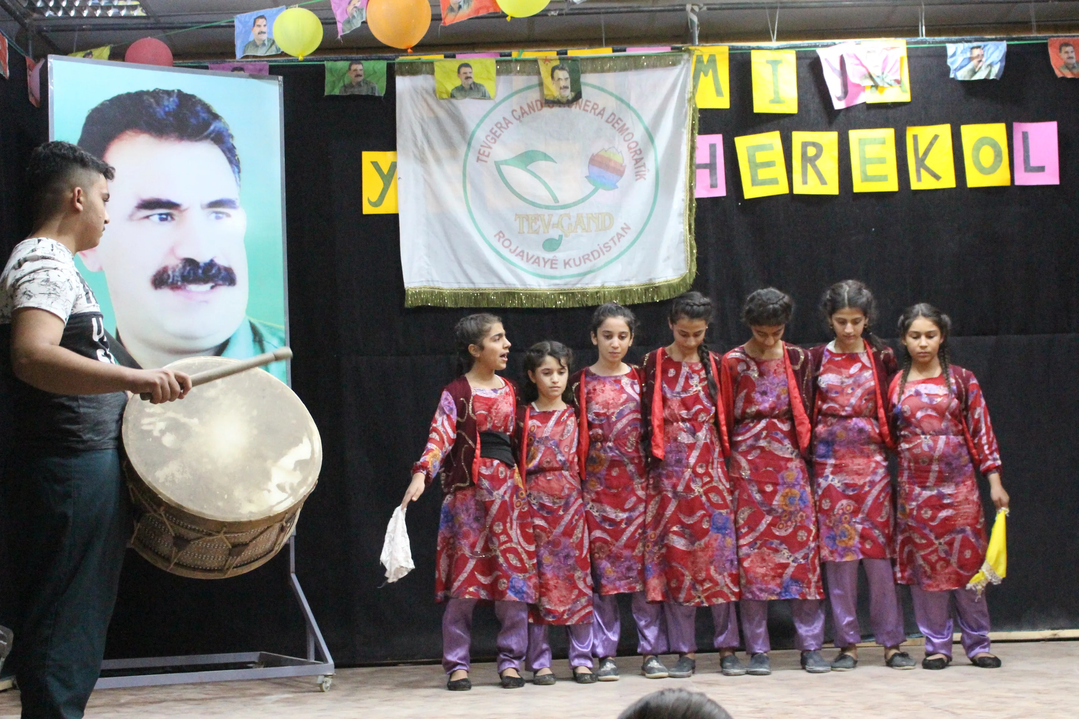 Ji bo zarokên şehîdan şahiyeke li darxistin